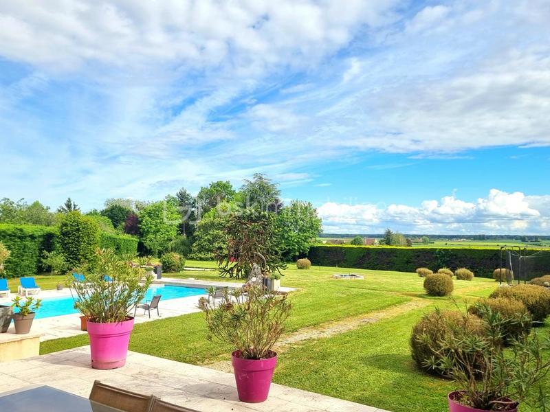 Maison en pierre - 245 m² - 8 pièces