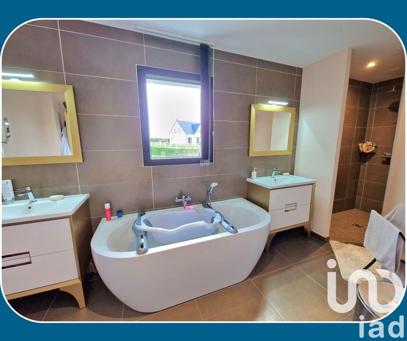 Maison - 175 m² - 10 pièces