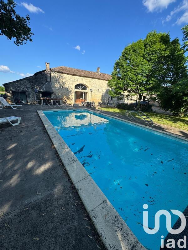 Maison - 196 m² - 5 pièces