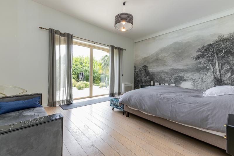 Maison - 396 m² - 9 pièces