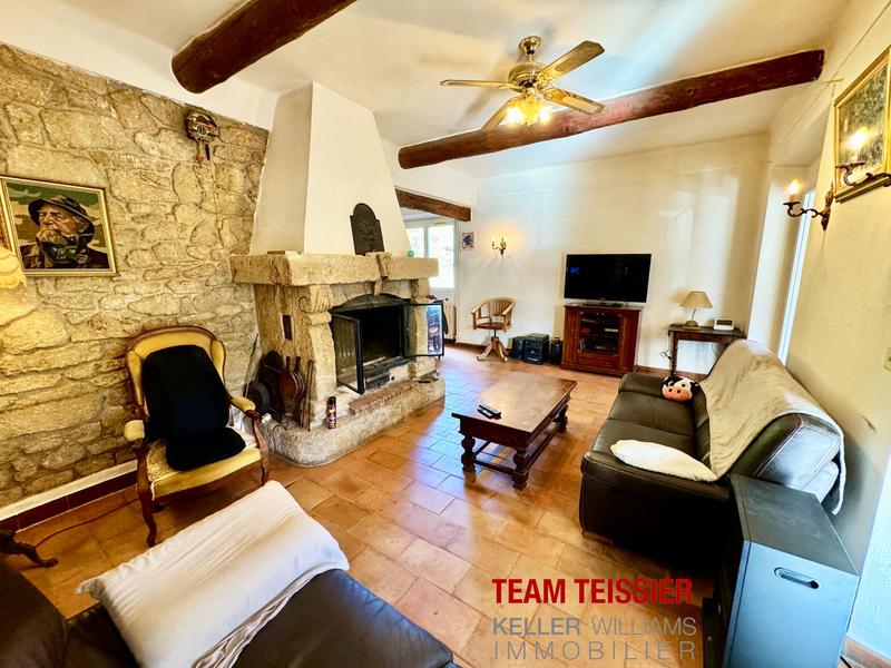 Maison - 205 m² - 11 pièces