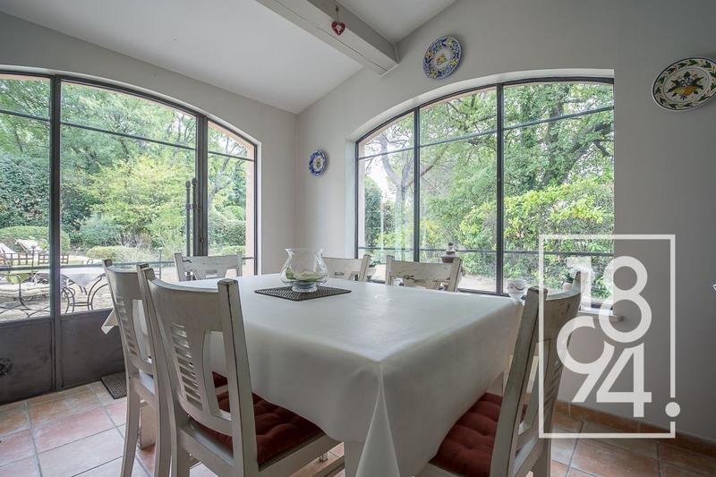 Villa - 261 m² - 7 pièces