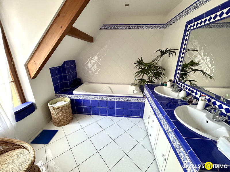 Maison traditionnelle - 139 m² - 6 pièces