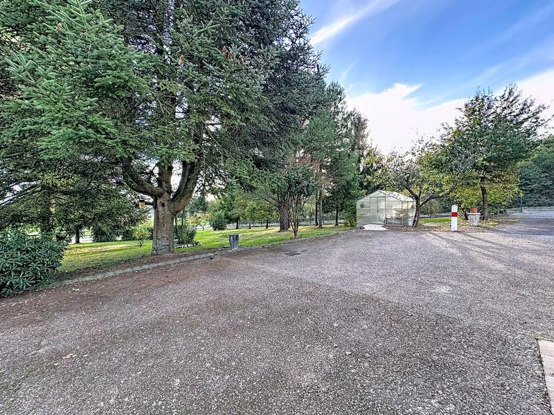 Maison - 166 m² - 8 pièces