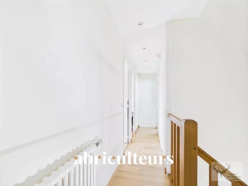 Maison - 200 m² - 11 pièces