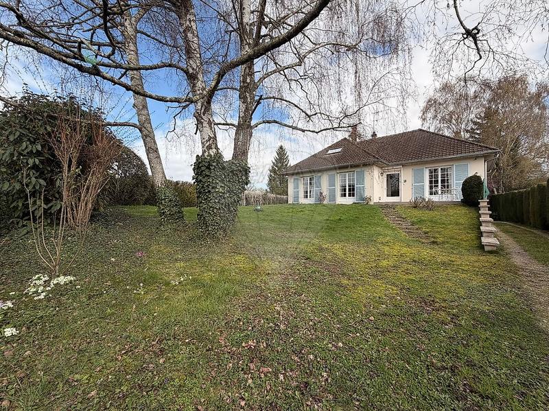 Maison - 137 m² - 6 pièces