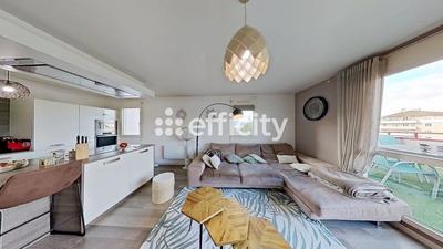 Appartement - 93 m² - 5 pièces