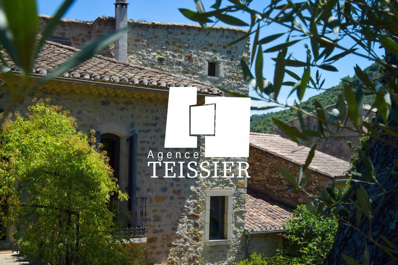 Maison - 434 m² - 11 pièces