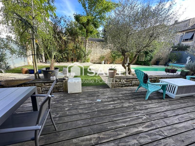 Maison - 260 m² - 8 pièces