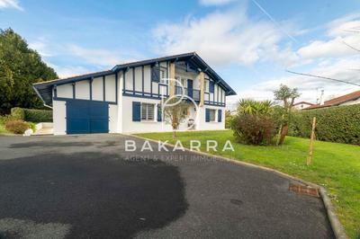 Maison - 184 m² - 6 pièces