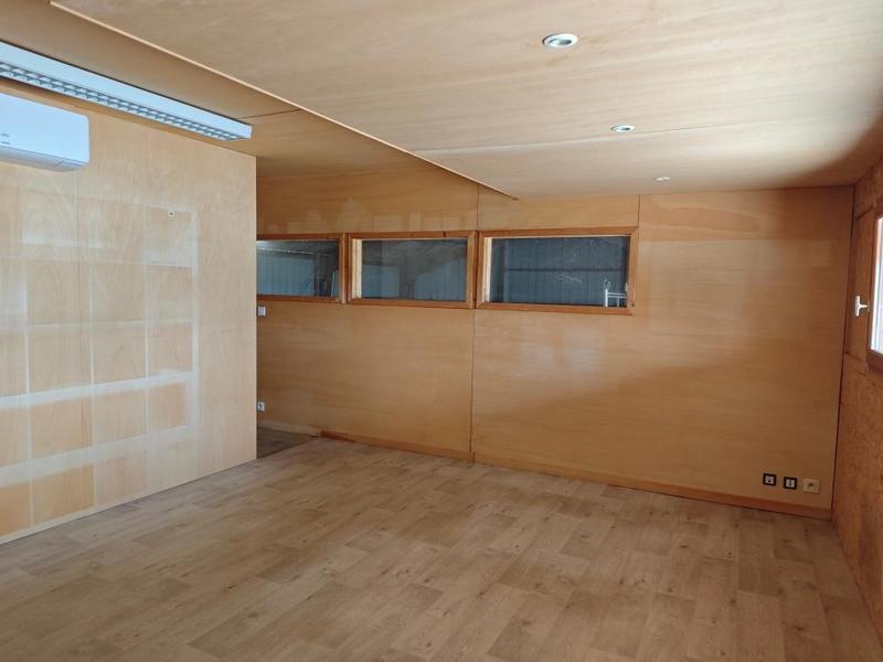 Local d'activité / Entrepôt - 180 m² - 6 pièces