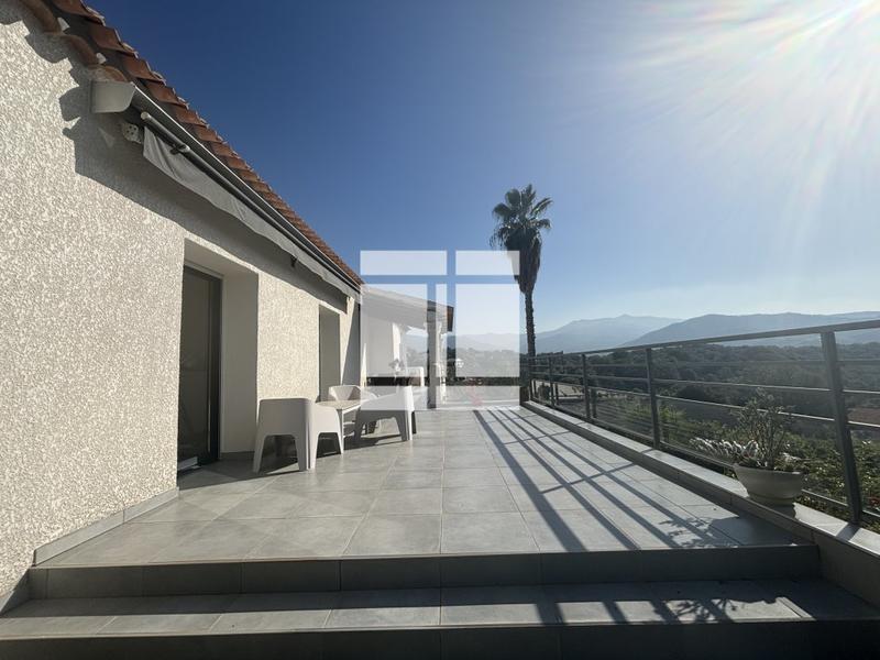 Villa - 166 m² - 6 pièces