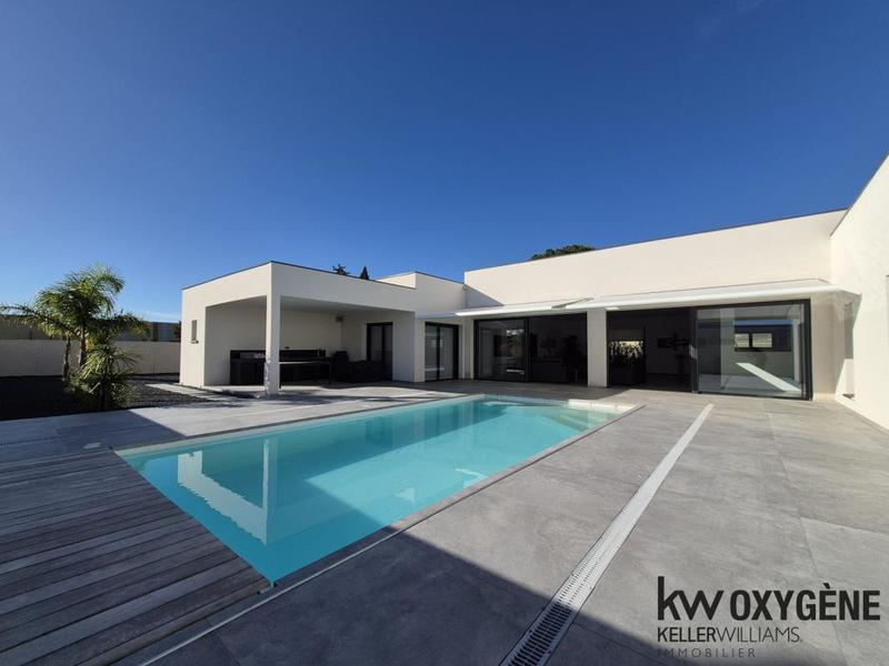 Maison - 232 m² - 6 pièces