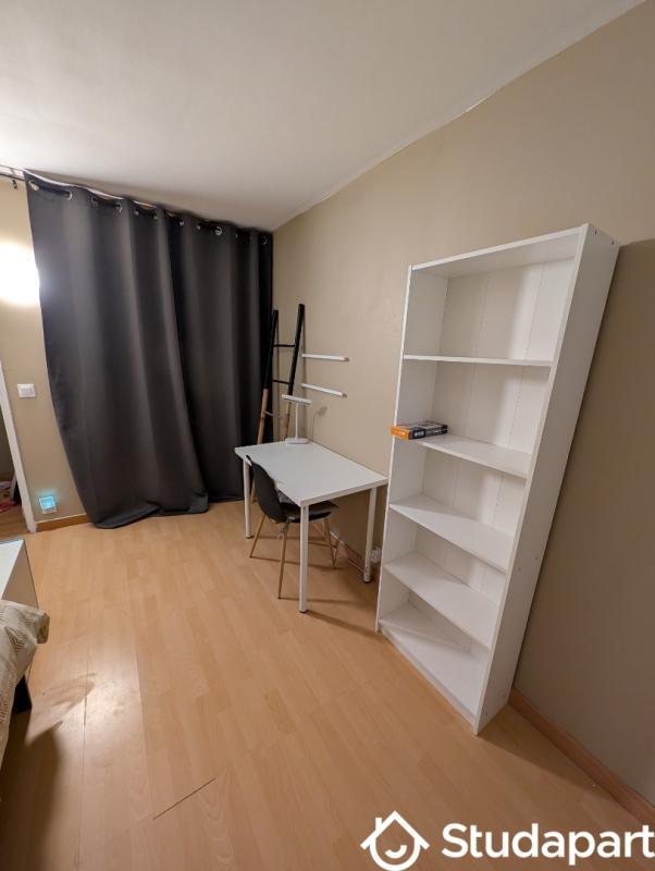 Chambre - 11 m² - 1 pièce
