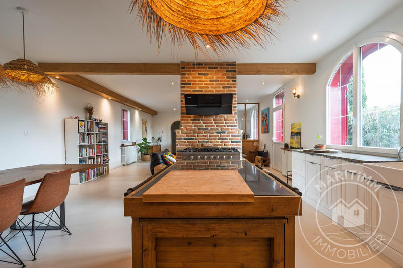 Villa - 230 m² - 9 pièces