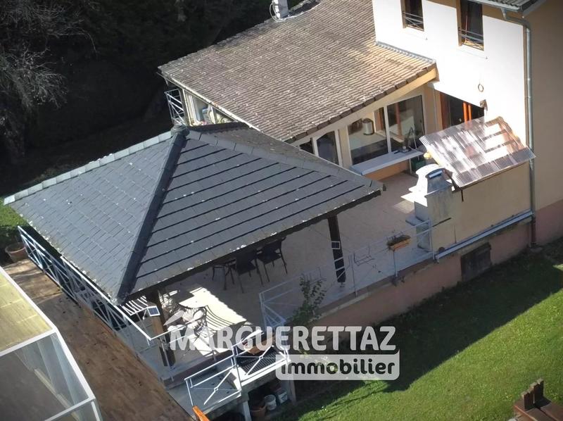 Maison - 198 m² - 8 pièces