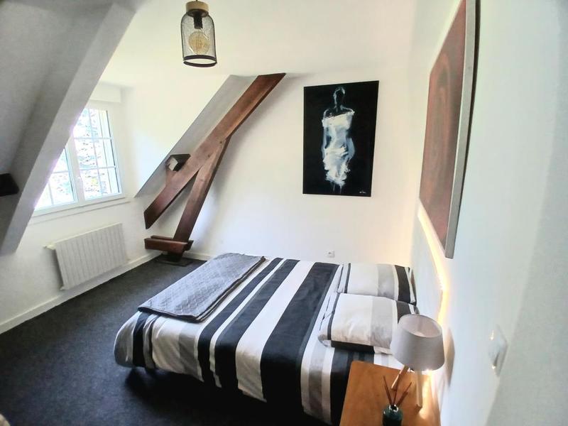 Maison - 196 m² - 9 pièces