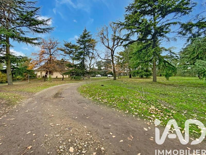 Maison - 234 m² - 7 pièces