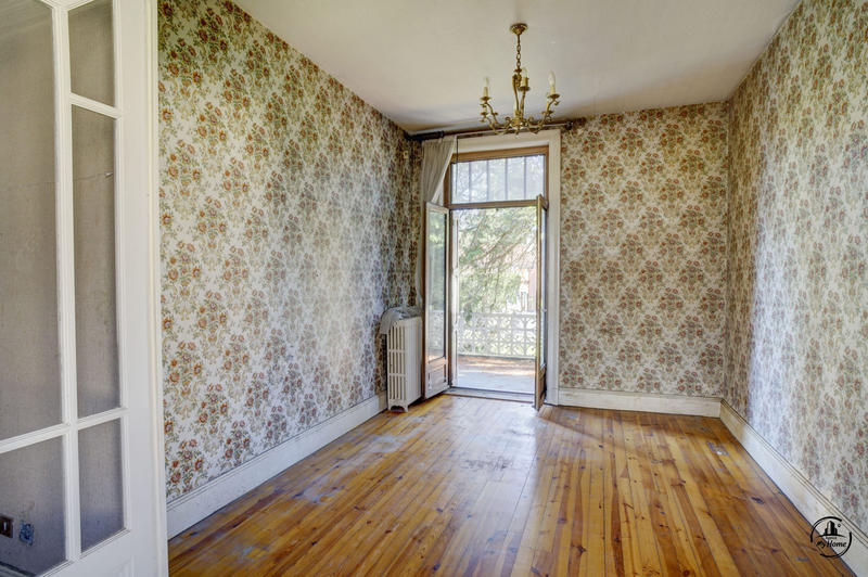 Maison - 190 m² - 8 pièces