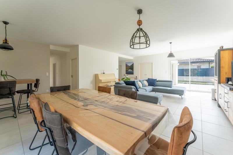 Maison - 159 m² - 6 pièces