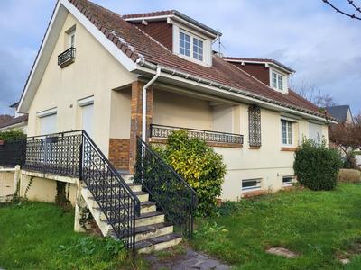 Maison traditionnelle - 139 m² - 6 pièces