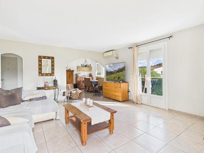 Maison traditionnelle - 121 m² - 6 pièces