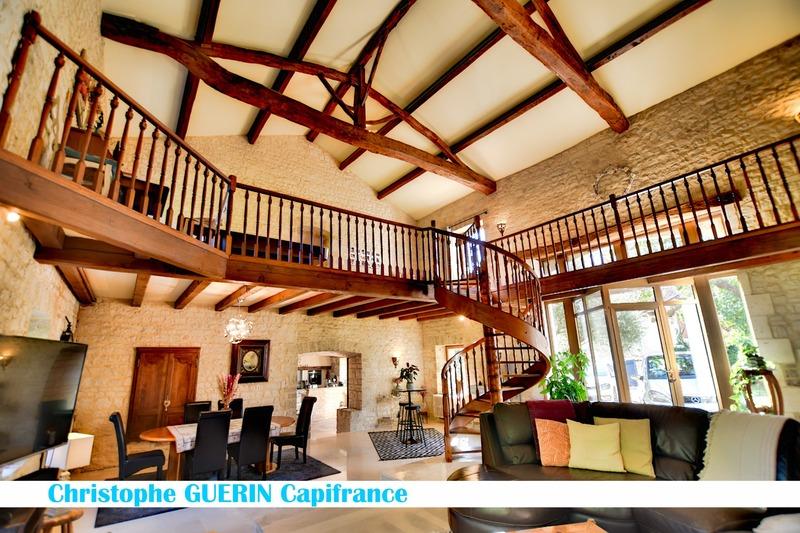 Maison - 262 m² - 8 pièces