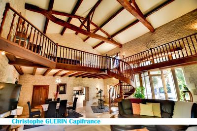 Maison - 262 m² - 8 pièces