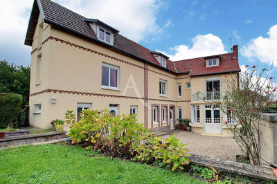 Maison - 191 m² - 8 pièces