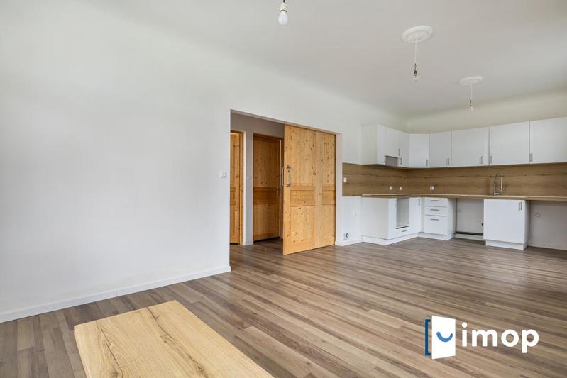 Maison - 210 m² - 5 pièces