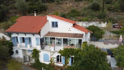 Maison - 201 m² - 5 pièces