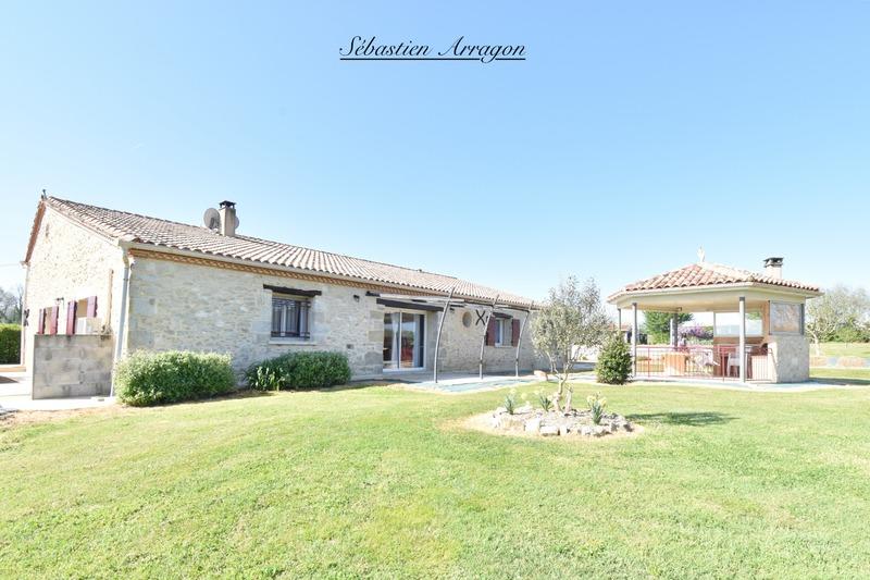 Propriété - 260 m² - 8 pièces