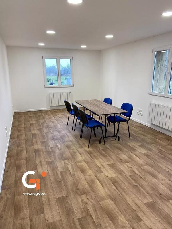 Local commercial - 70 m² - 10 pièces