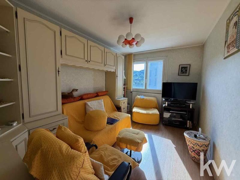 Appartement - 100 m² - 5 pièces