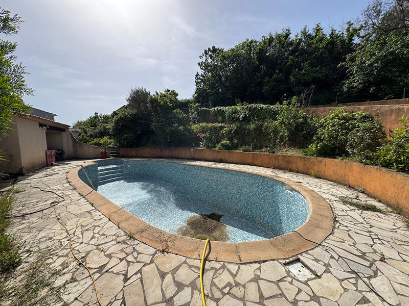 Maison - 230 m² - 10 pièces