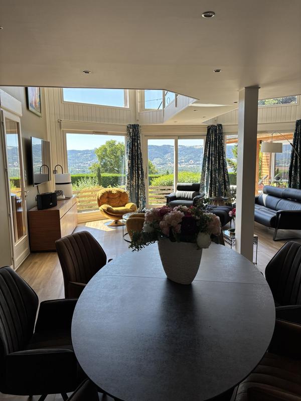 Villa - 200 m² - 5 pièces