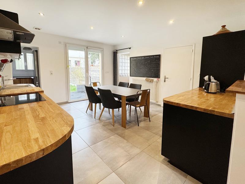 Maison - 121 m² - 5 pièces