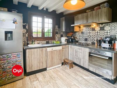 Maison - 98 m² - 5 pièces