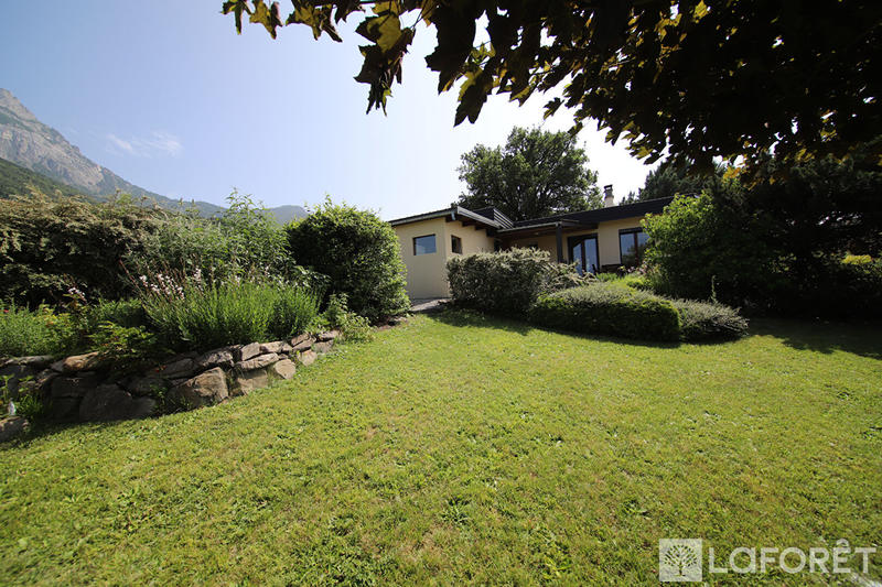 Maison - 97 m² - 5 pièces