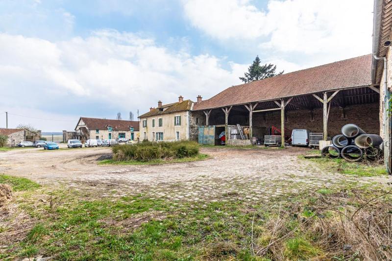 Immeuble - 2 736 m²