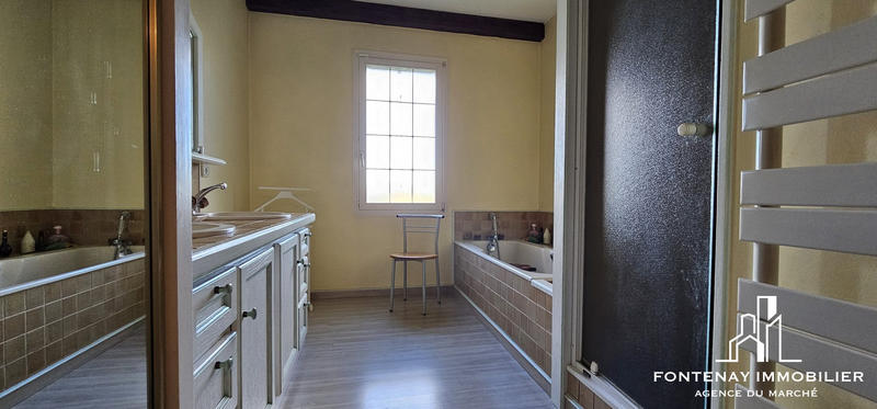 Maison - 220 m² - 7 pièces