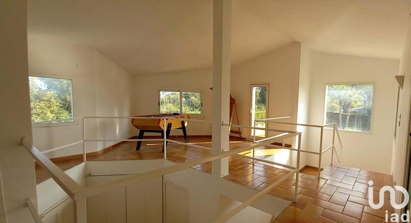 Maison - 215 m² - 5 pièces