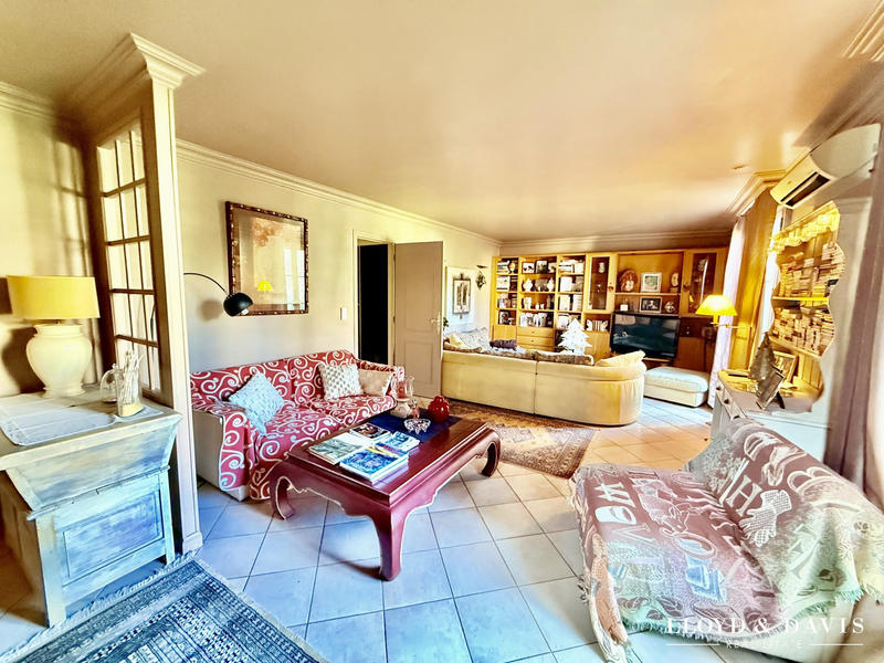 Maison - 168 m² - 7 pièces