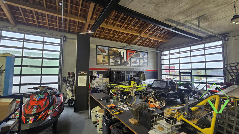 Local d'activités - 1 233 m²