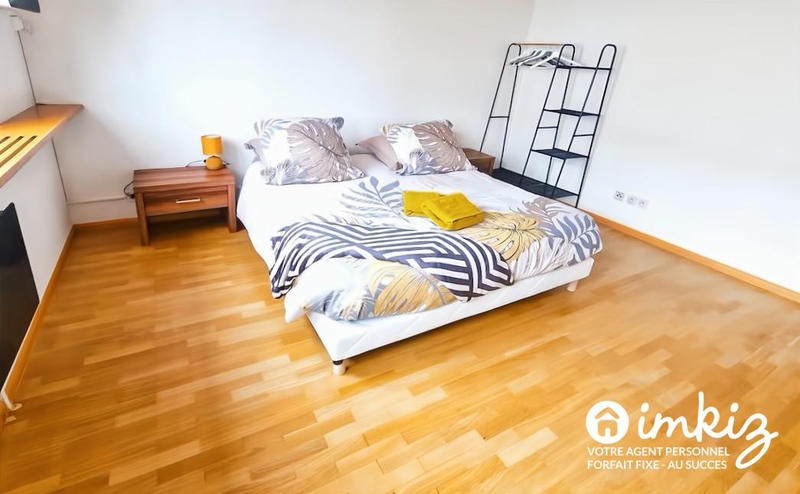 Maison - 250 m² - 9 pièces