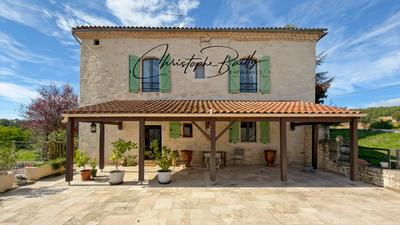 Propriété - 310 m² - 11 pièces