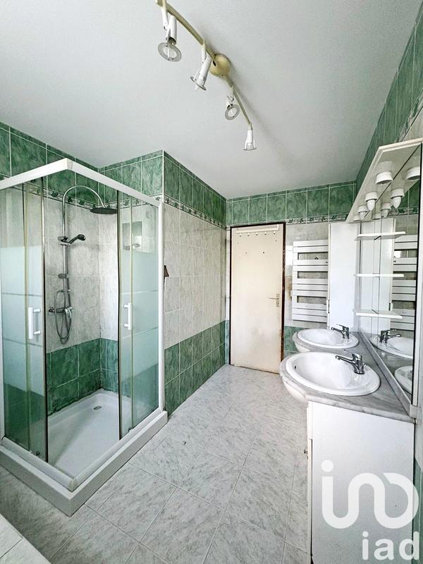 Maison - 99 m² - 5 pièces