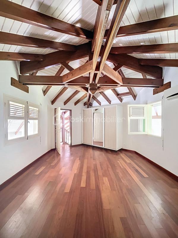 Maison - 199 m² - 5 pièces