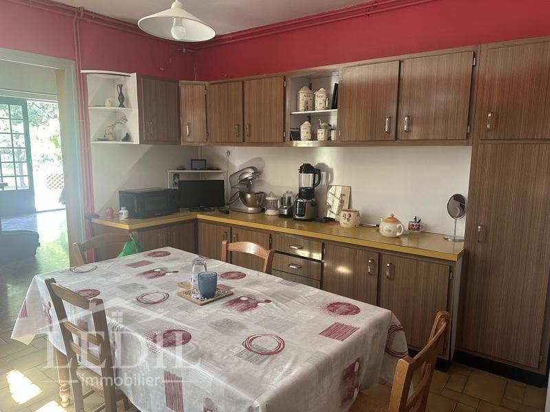 Maison - 225 m² - 6 pièces