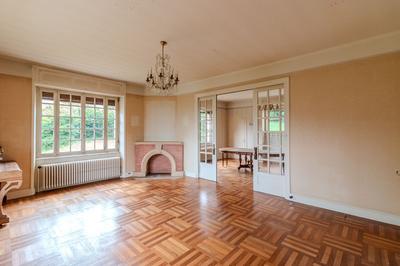 Maison - 246 m² - 8 pièces